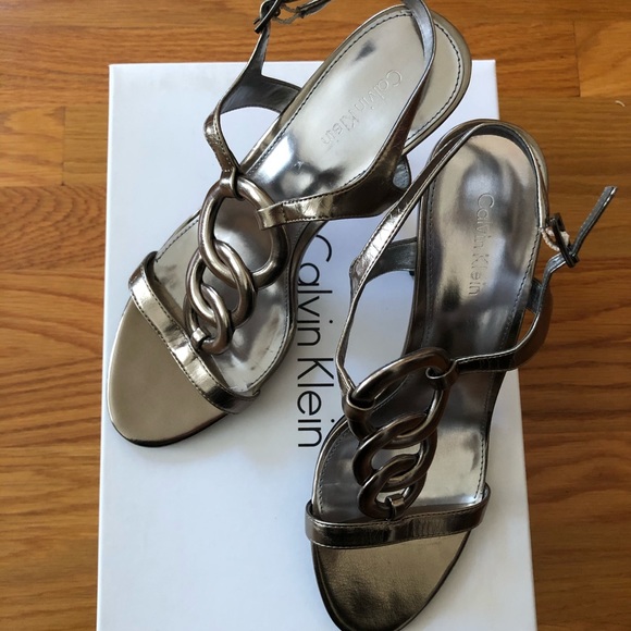 Calvin Klein heels-worn once !! - Picture 2 of 3